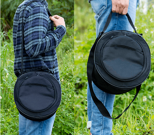 クーラーバッグは持ち手とショルダーストラップ付き。